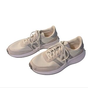 Adidas Run 70s Tennis Shoes| Women’s 8.5 | White Gray Retro Sneakers